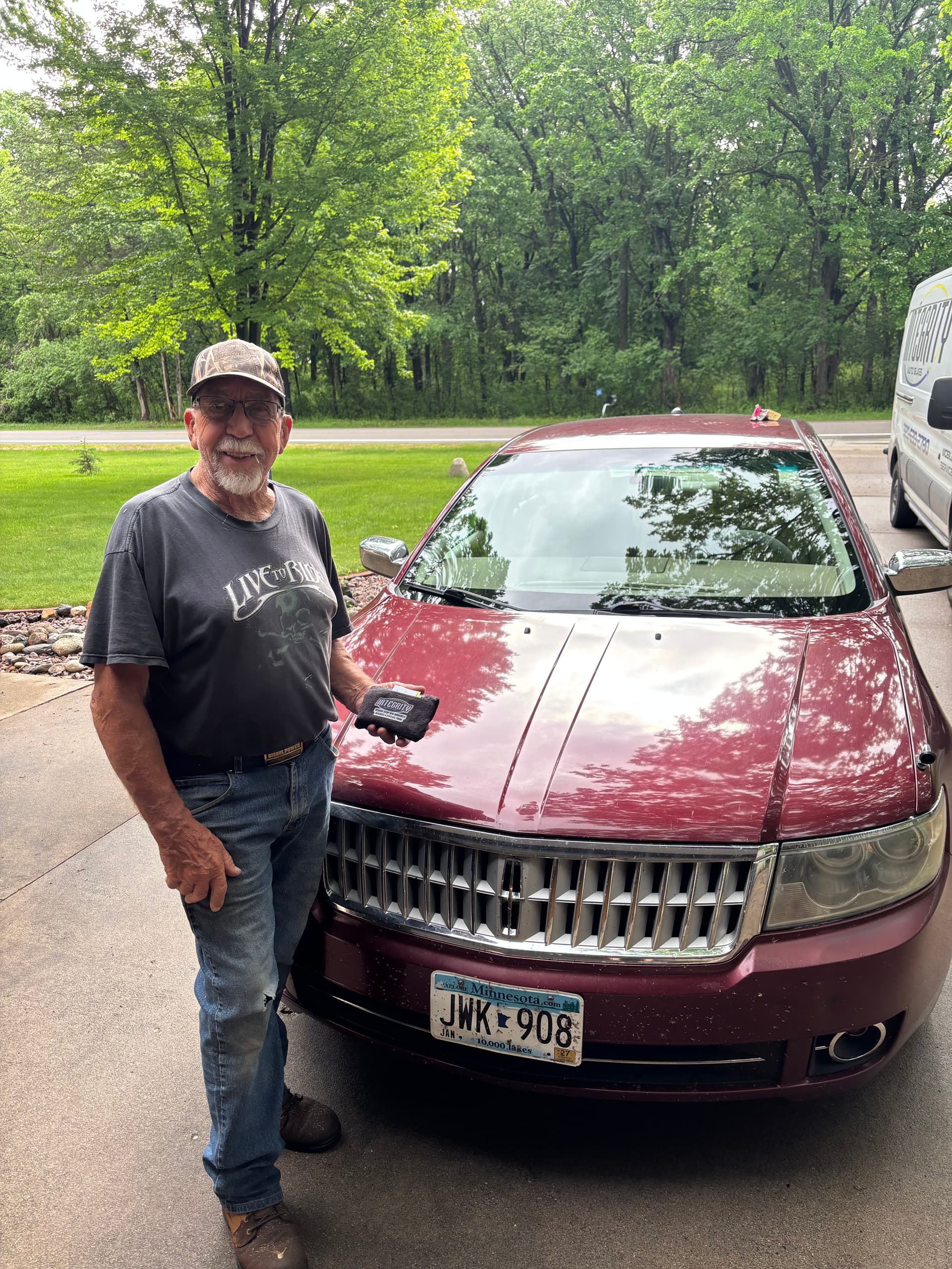 Mobile Windshield Replacement and a 5-Star Review in Little Falls image