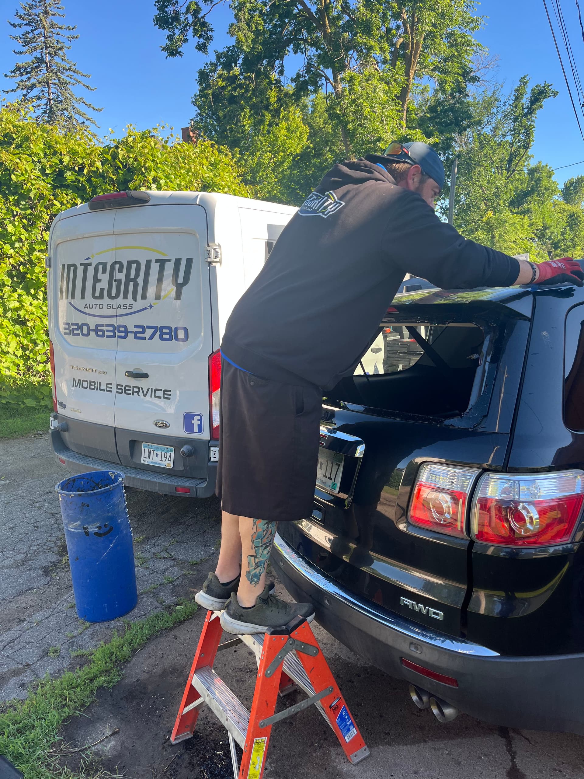 Gallery photos for We Gave Back with a Free Back Glass Replacement on a GMC Acadia: Image #2
