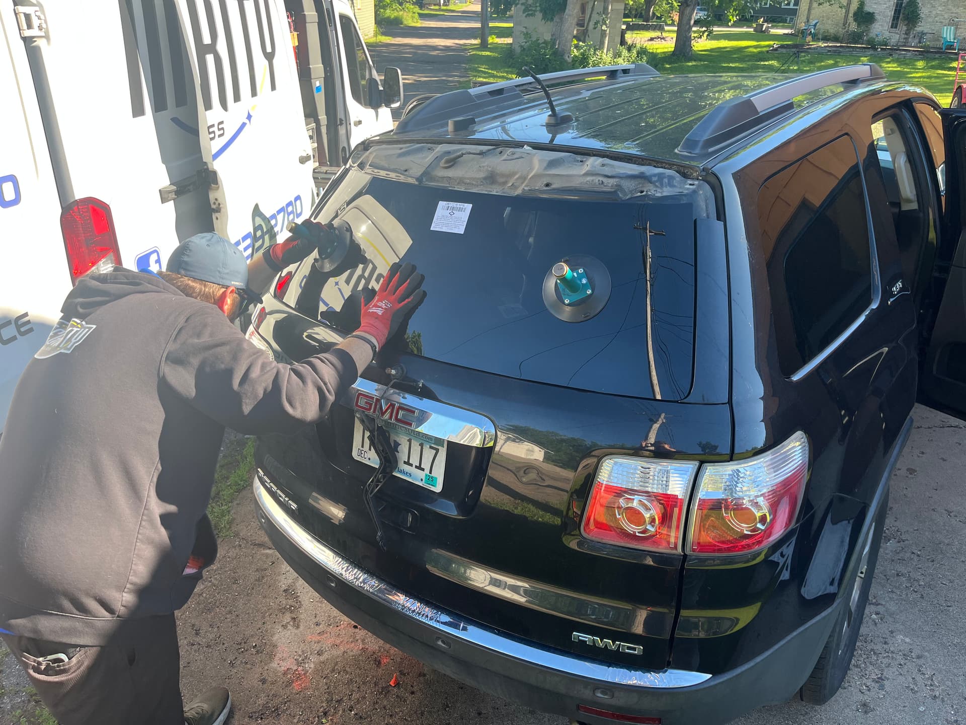 Gallery photos for We Gave Back with a Free Back Glass Replacement on a GMC Acadia: Image #3